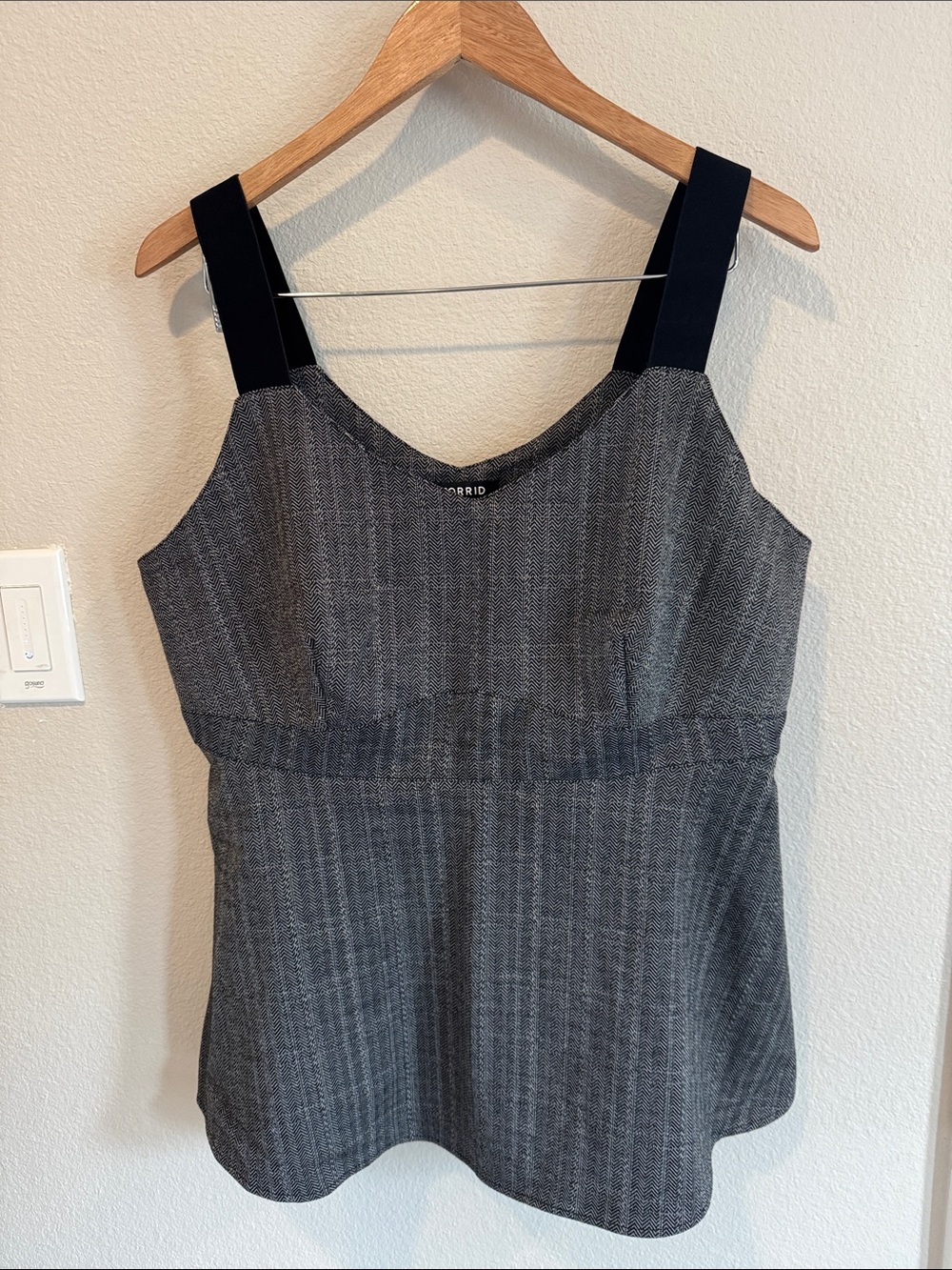 torrid Gray Textured Tank Top with Black Straps